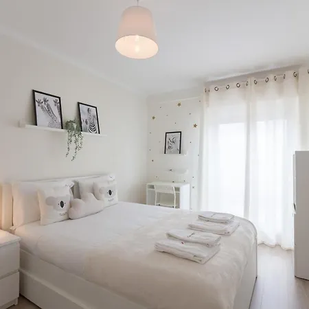 Flh Olivais Family Flat דירה